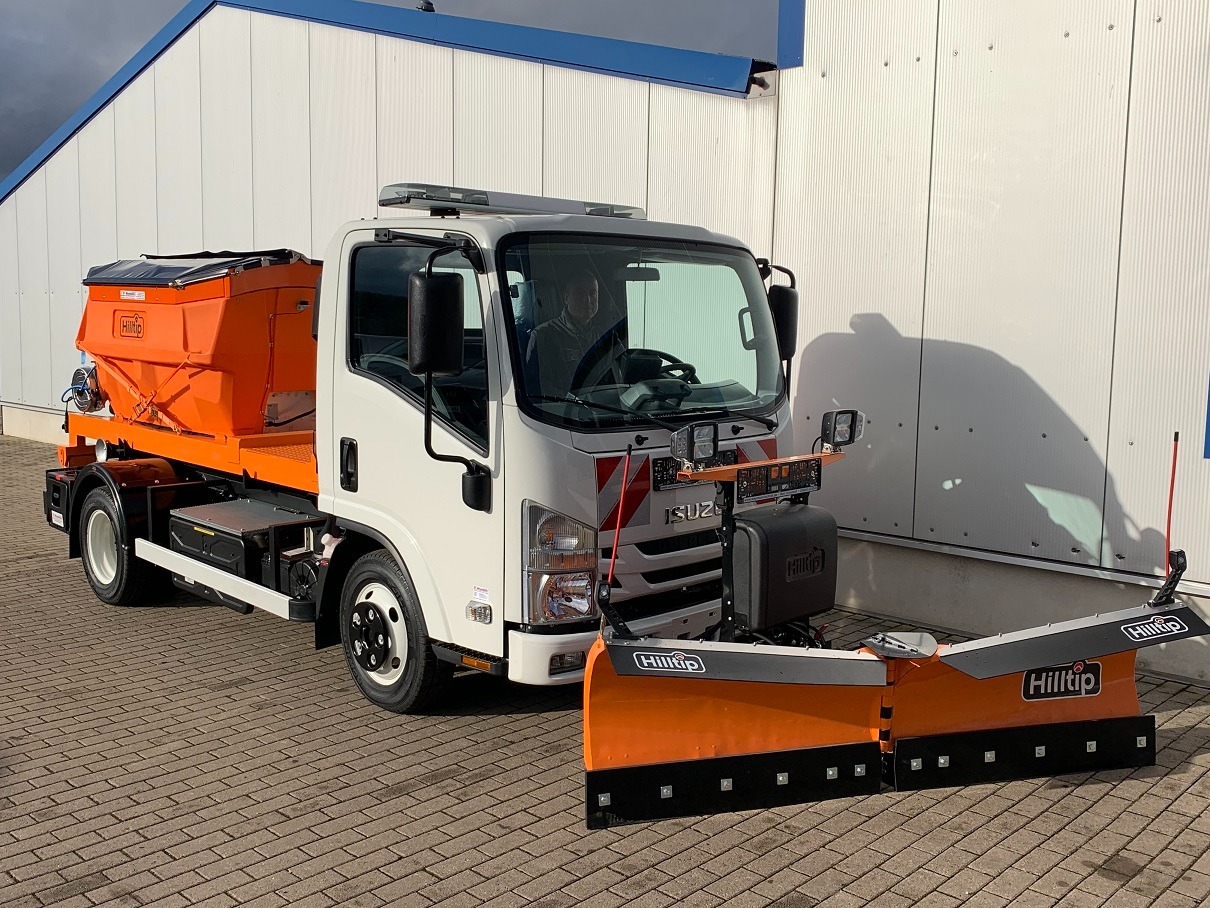 imgi_40_isuzu-nmr-abrollkipper-hilltip-streuer-schneerumschild-3__1210x908