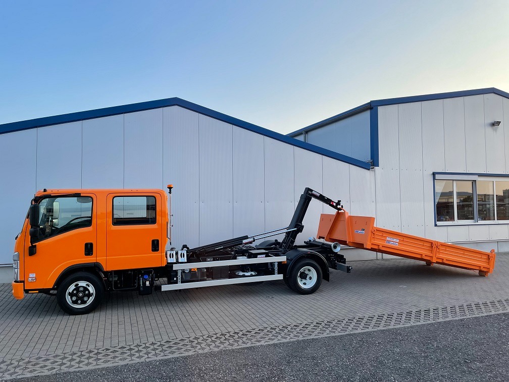 imgi_45_isuzu-npr-abrollkipper-doppelkabine-3__1008x756