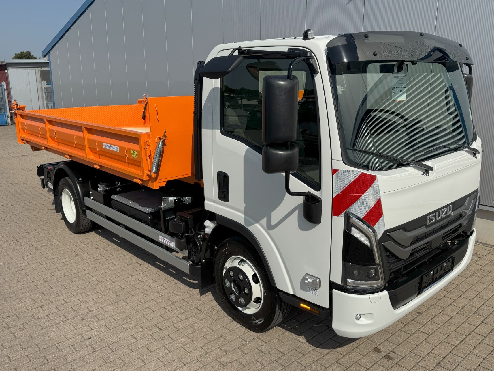 imgi_71_isuzu-npr-m30-abrollkipper-cts-1
